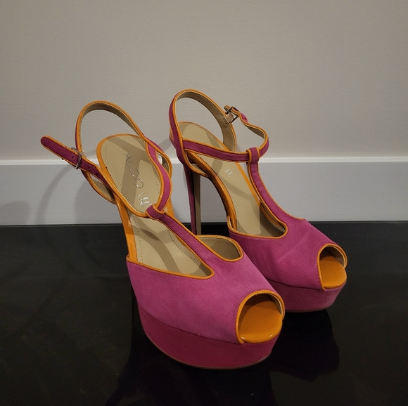 Sandals - Picture 4 of 4